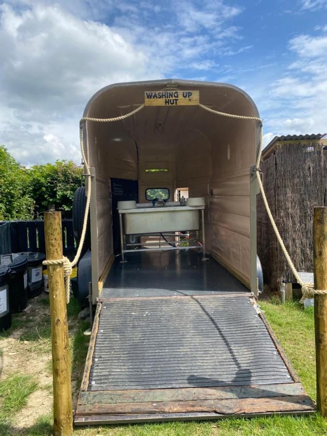Tente de luxe Daisy Bell Tent At Belan Bluebell Woods