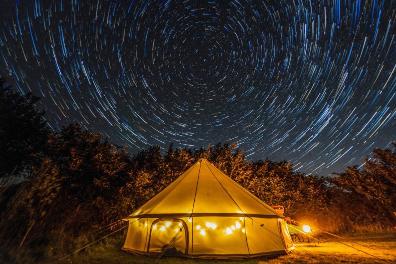 Tente de luxe Daisy Bell Tent At Belan Bluebell Woods *